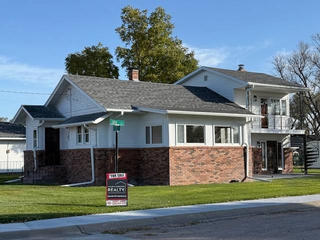 303 Linnell St, Brule, NE 69127 - photo 1