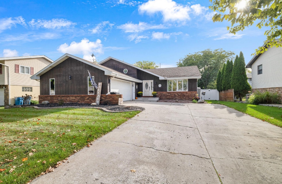 For Sale $354,999 • Co-Listing Agent