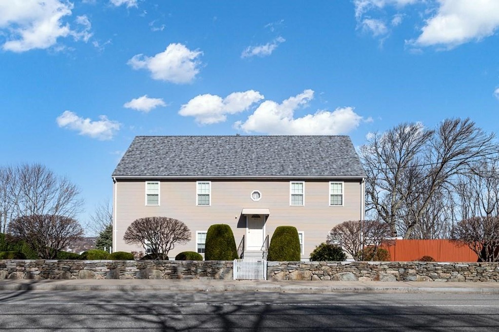 5272 N Main St, Fall River, MA 02720 - photo 1