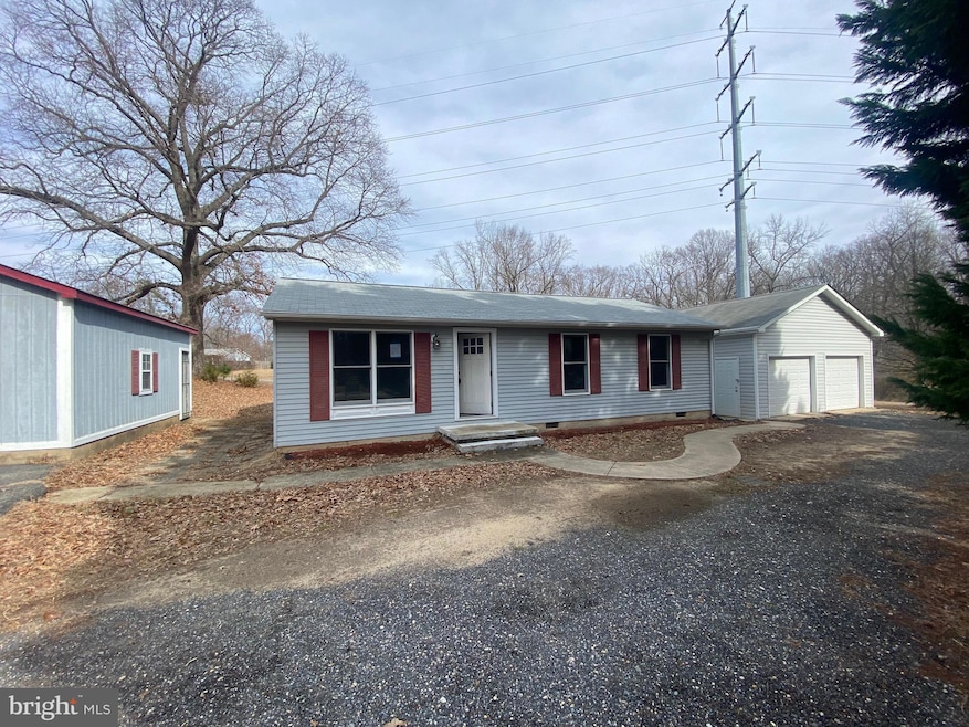 721 White Sands Dr, Lusby, MD 20657 - photo 1