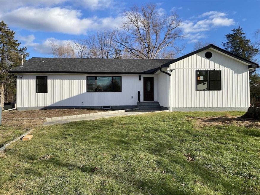 38 Alice Ln, Fishkill, NY 12524 - photo 1