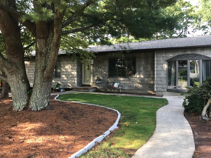 301 Mermaid Dr, Manahawkin, NJ 08050 - photo 1