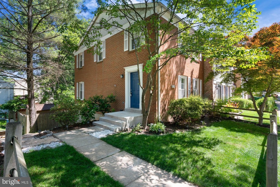 8576 Chester Grove Ct, Springfield, VA 22153 - photo 1