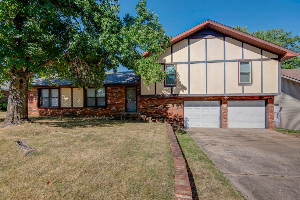 3839 N Stewart Ave, Springfield, MO 65803 - photo 1