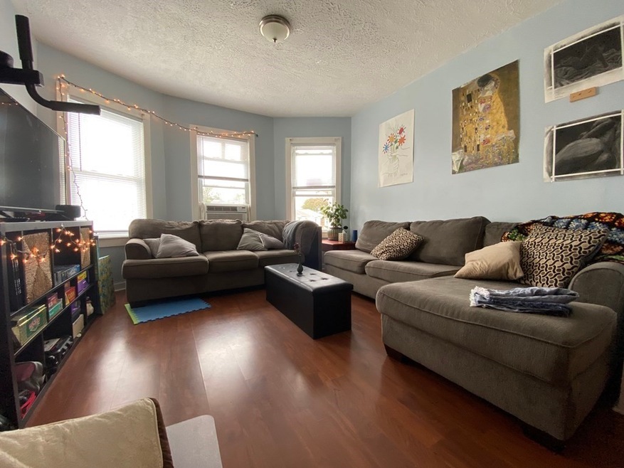 111 Southgate St unit 3, Worcester, MA 01603 - photo 1