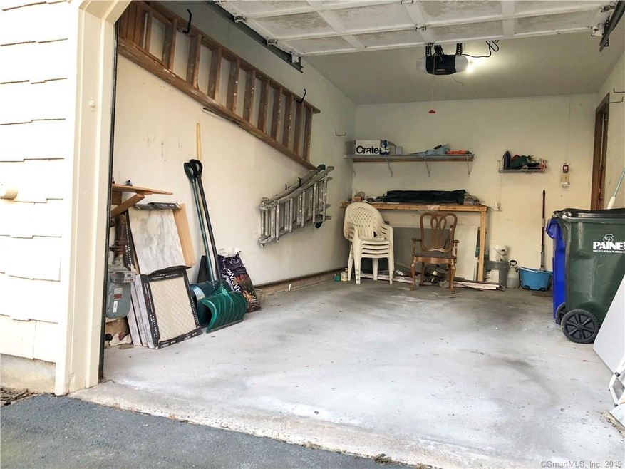 39 Schoolhouse Crossing unit 39, Wethersfield, CT 06109 - photo 1