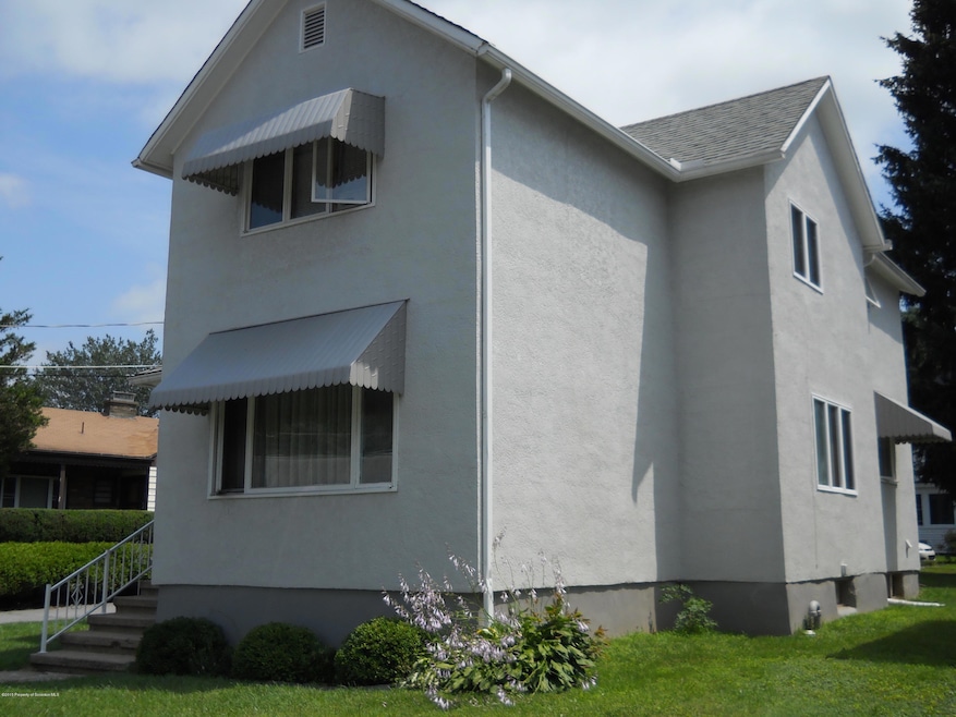 221 S Laurel St, Archbald, PA 18403 - photo 1