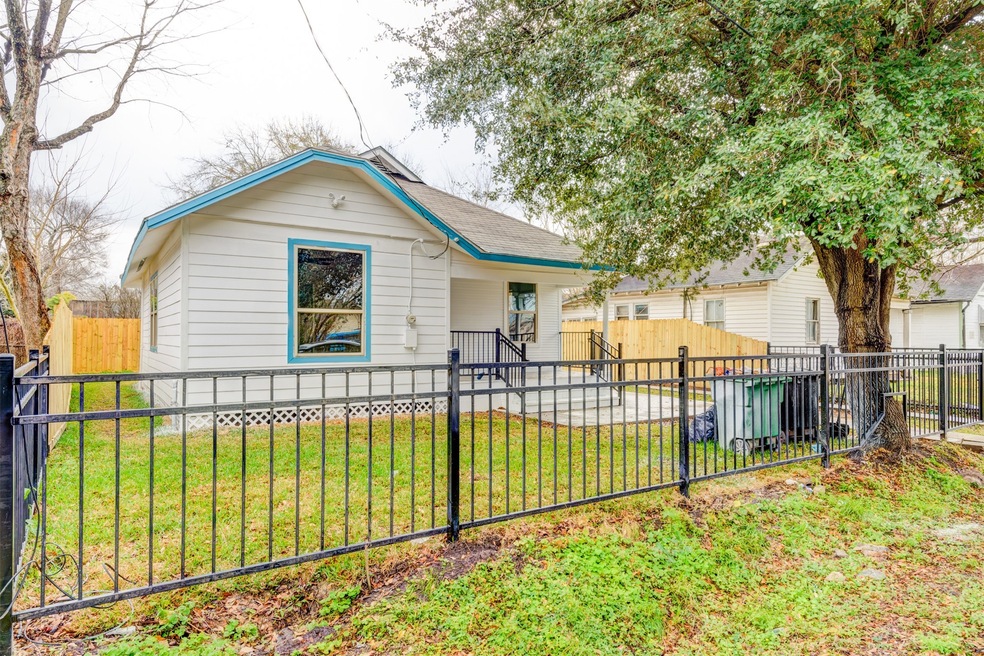106 Foyce St, Houston, TX 77022 - photo 1