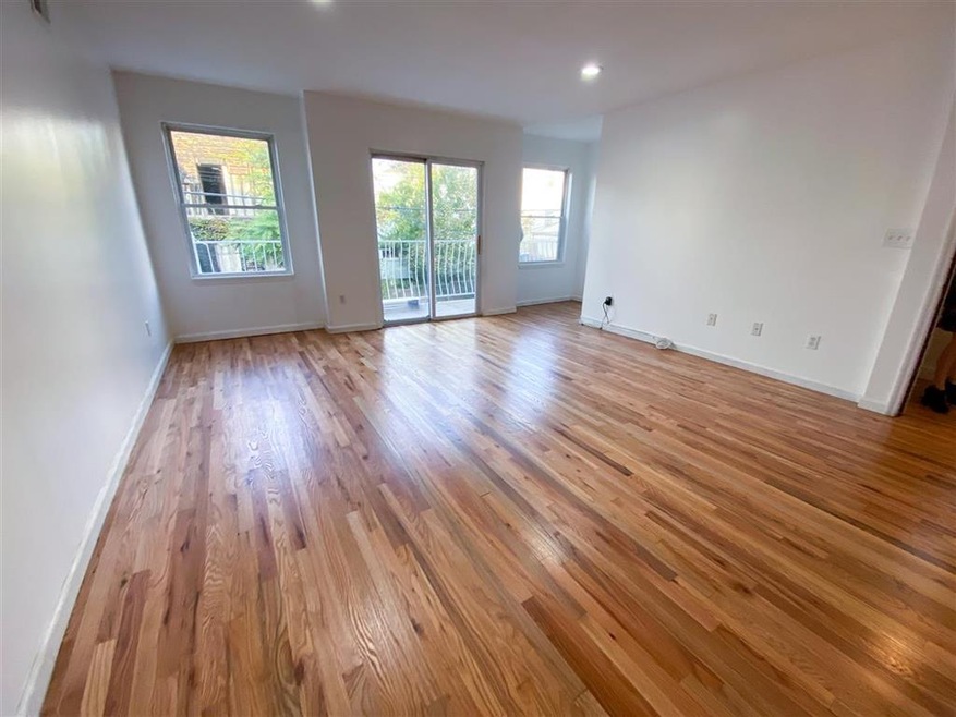 115 Oxford Ave, Jersey City, NJ 07304 - photo 1