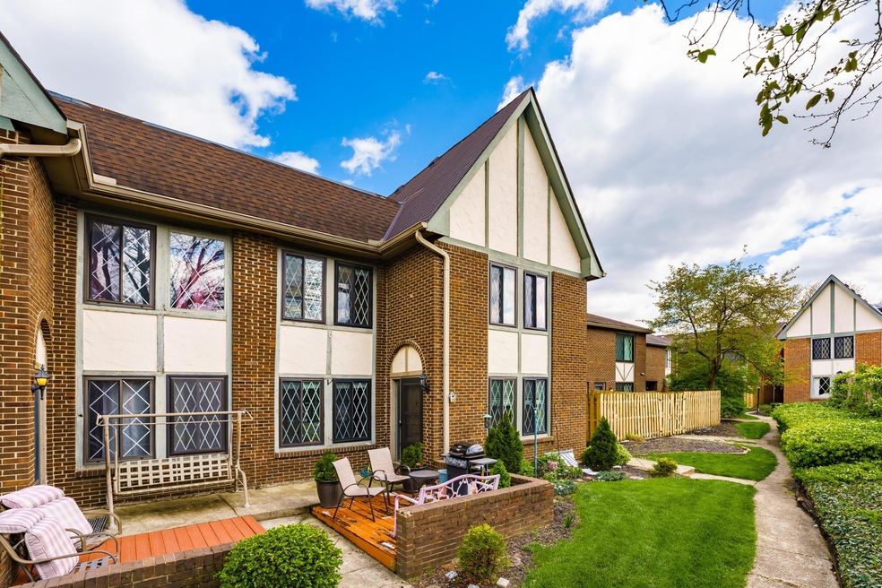 5341_Valley_Lane_East_016--2