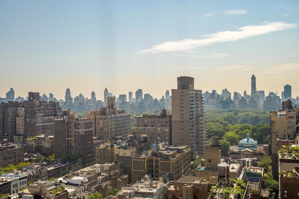 Pending $910,000 • Co-Listing Agent