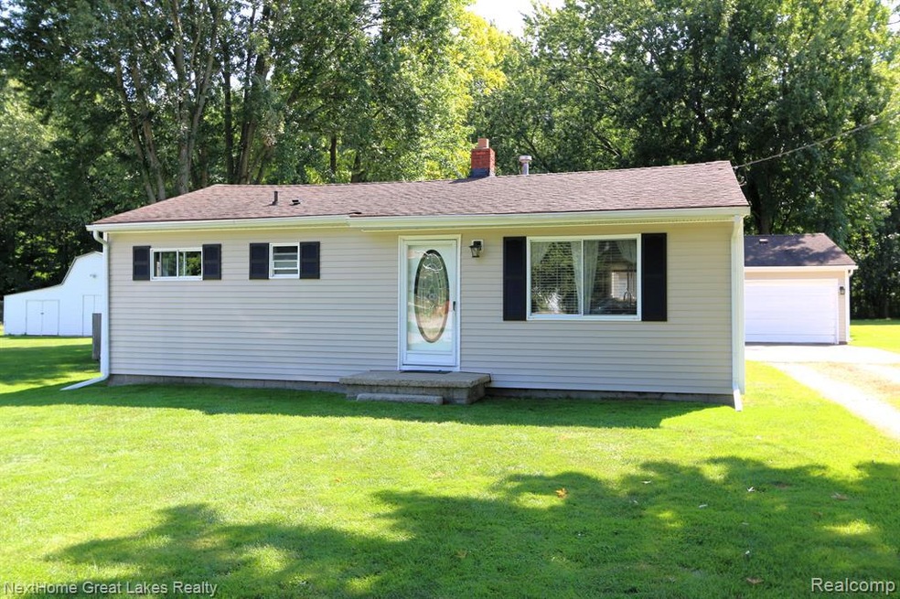 5208 Nash Dr, Flint, MI 48506 - photo 1