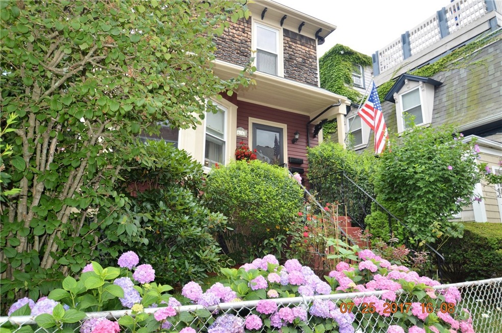 616 Thames St unit 2, Newport, RI 02840 - photo 1