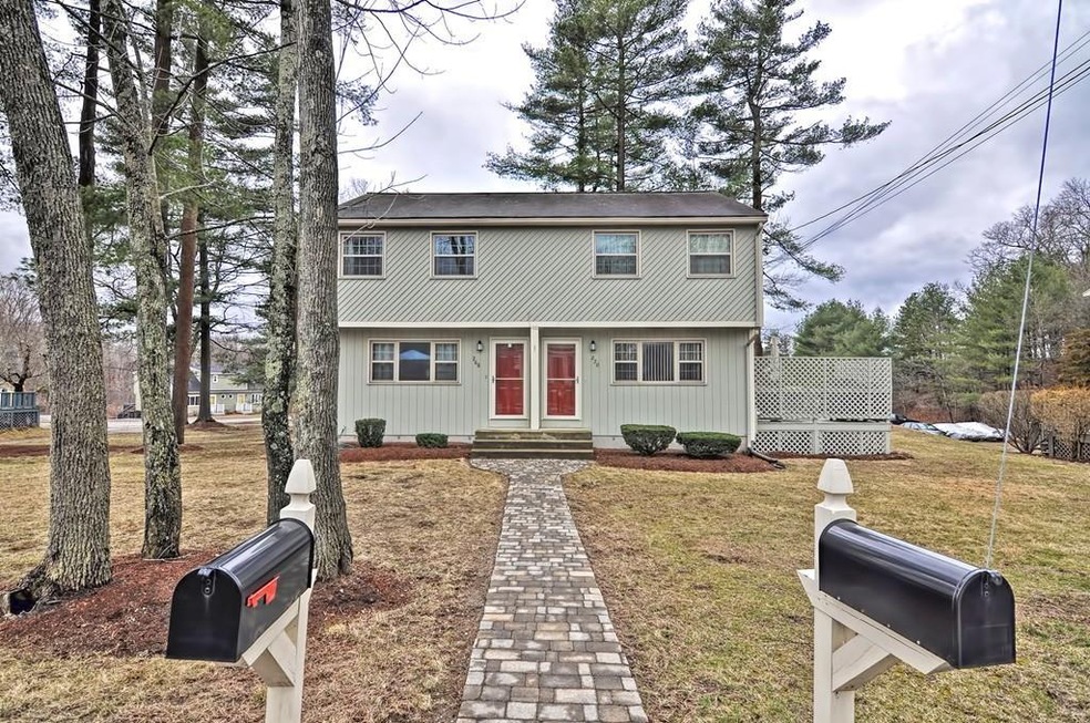 268 W Central St unit 268, Franklin, MA 02038 - photo 1