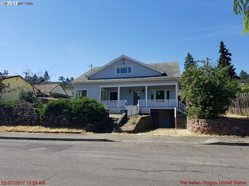 610 E 12th St, the Dalles, OR 97058 - photo 1