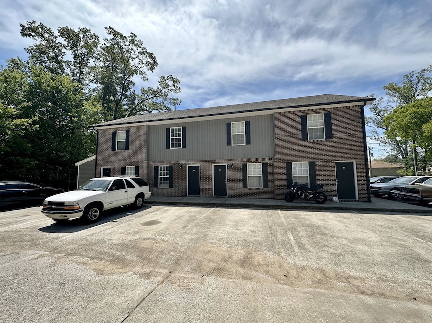 855 Tracy Ln unit 2G, Clarksville, TN 37040 - photo 1