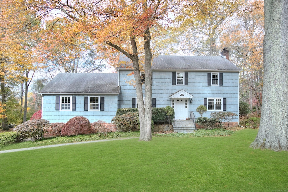 26 Cob Dr, Westport, CT 06880 - photo 1