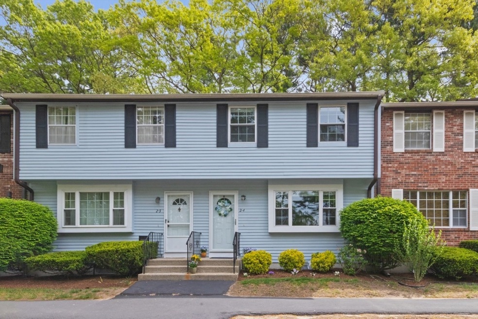 2 Treetop Ln unit 4, Kingston, MA 02364 - photo 1