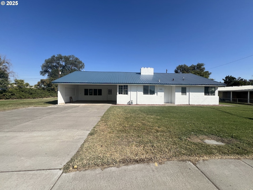 905 SW 11th St, Hermiston, OR 97838 - photo 1