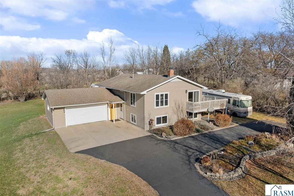 14435 Woodville Dr, Waseca, MN 56093 - photo 1