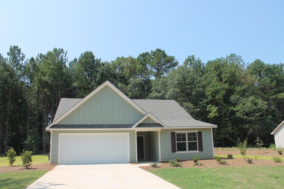 1061 Oak Hill Ln, Madison, GA 30650 - photo 1