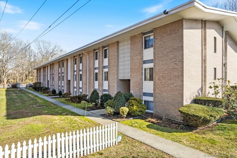 281 Gardner Ave unit K3, New London, CT 06320 - photo 1