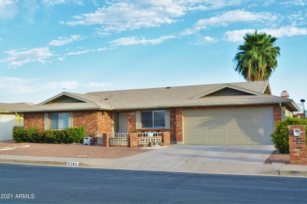 Exterior Emerald