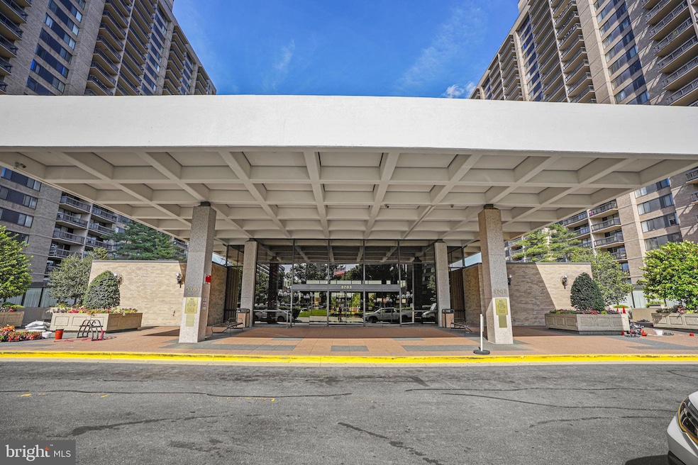 Skyline Plaza unit 1502S, Falls Church, VA 22041 - photo 1