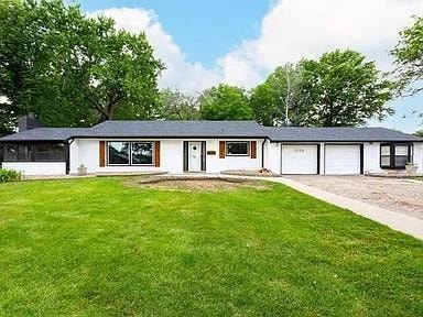 1028 28th St, West Des Moines, IA 50266 - photo 1