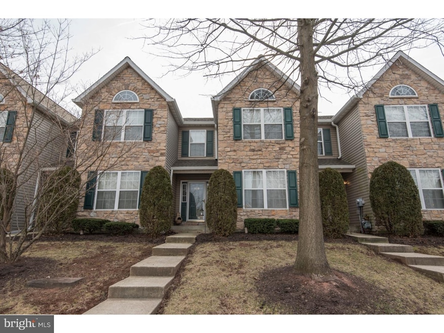 810 Doe Ct, Royersford, PA 19468 - photo 1