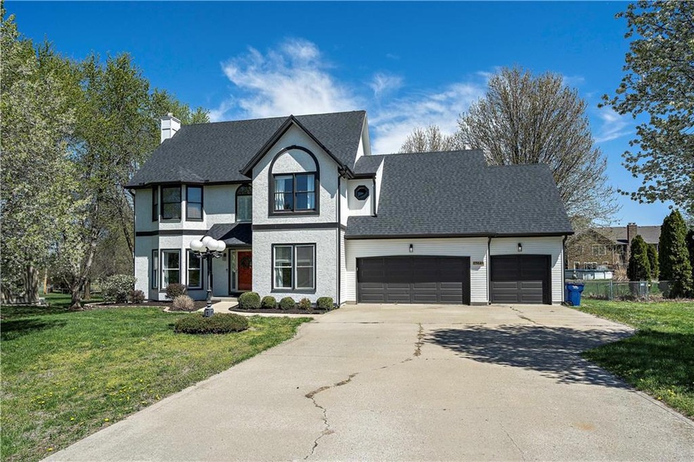 17648 157th Ter, Bonner Springs, KS 66012 For Sale