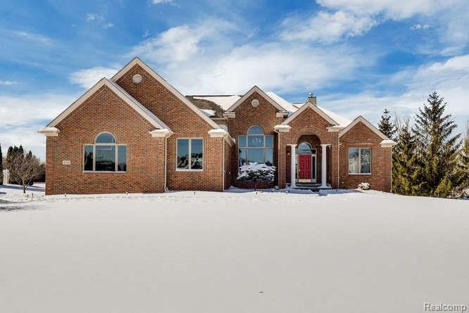 Wonderful curb appeal!