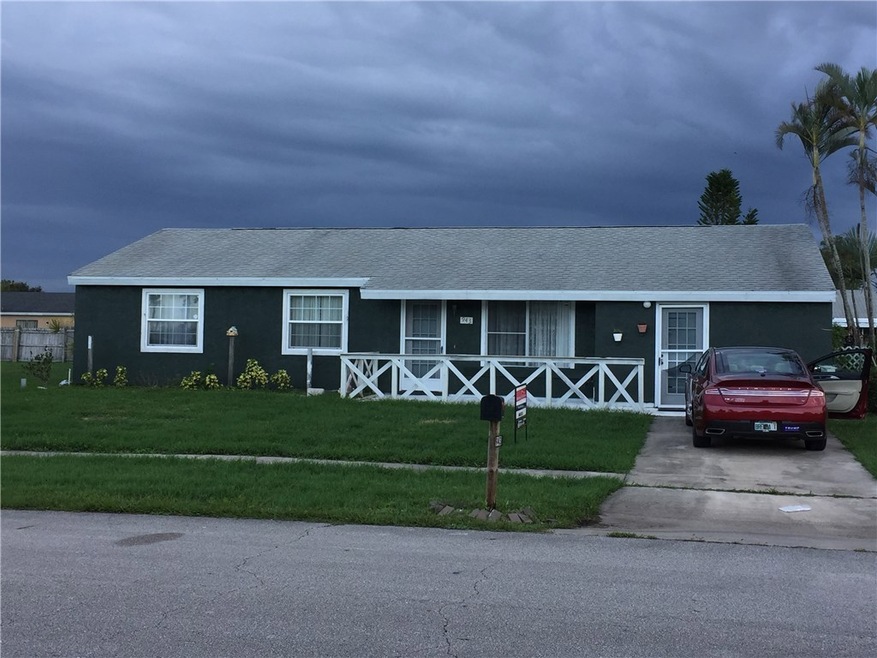 943 Laredo Ln, Sebastian, FL 32958 - photo 1