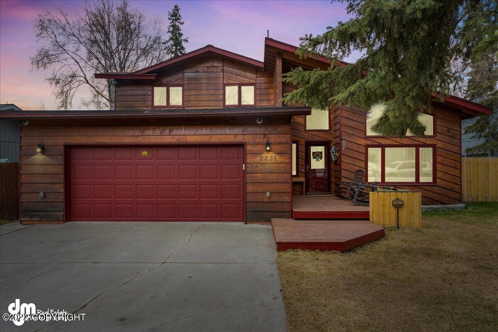 01-Exterior Front_MAX6105DTE