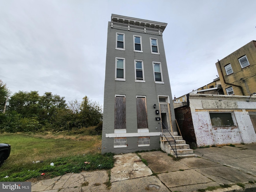 922 N Calhoun St, Baltimore, MD 21217 - photo 1