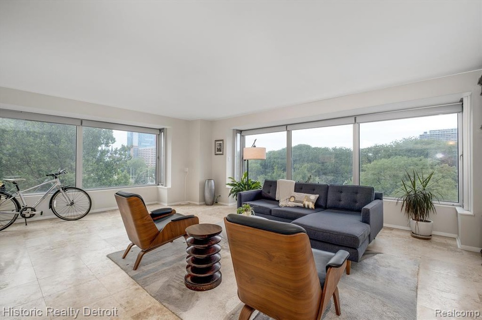 1300 E Lafayette 212-2 bed, 2 bath, 1210sqft- 189k