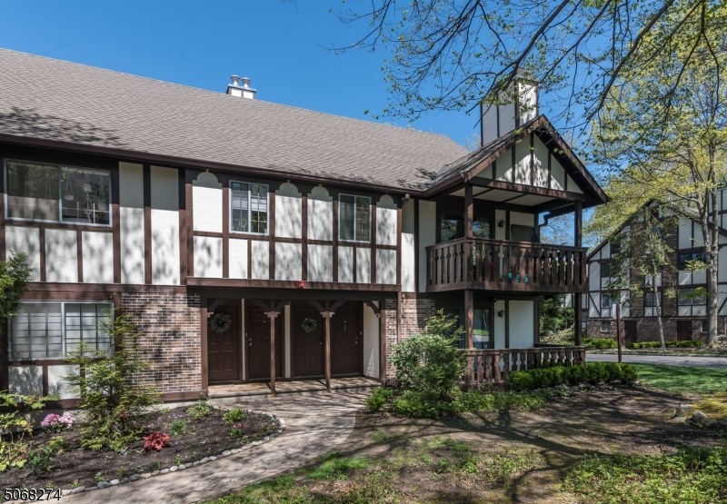 3412 Whittier Ct, Mahwah, NJ 07430 - photo 1