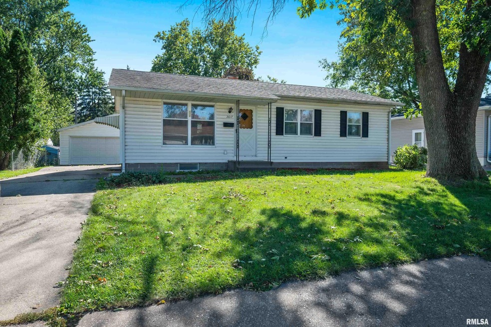 2017 W 36th St, Davenport, IA 52806 - photo 1