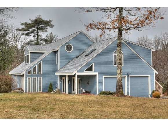 61 Picadilly Rd, Hampstead, NH 03841 - photo 1