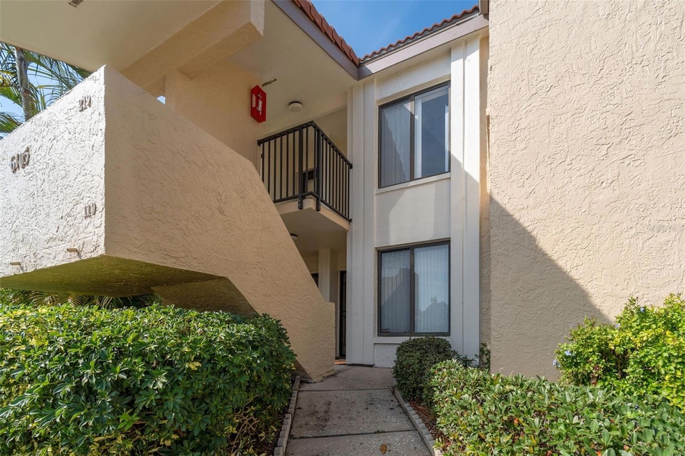 6105 Palma Del Mar Blvd S unit 120, Saint Petersburg, FL 33715 - photo 1