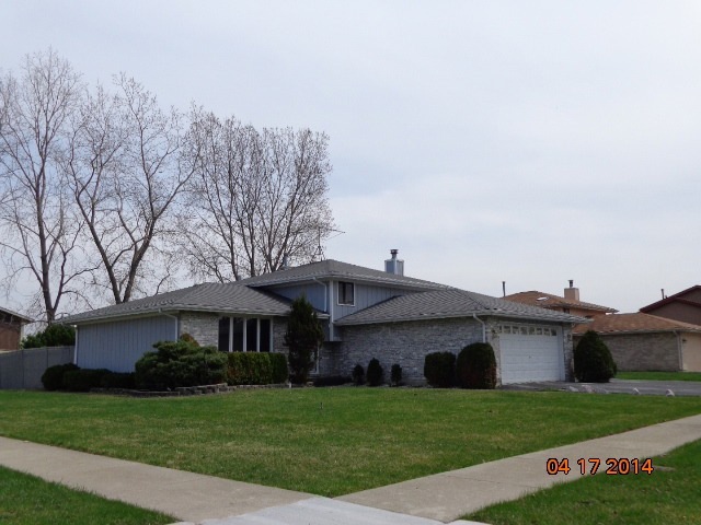 18625 Willow Ave, Country Club Hills, IL 60478 - photo 1