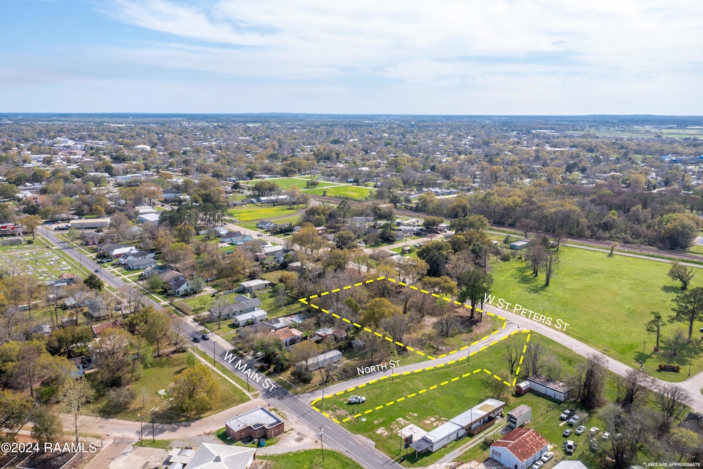 1030 W Saint Peter St, New Iberia, LA 70560 - photo 1