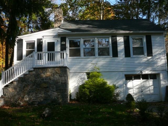 5 Oswego Rd, New Fairfield, CT 06812 - photo 1