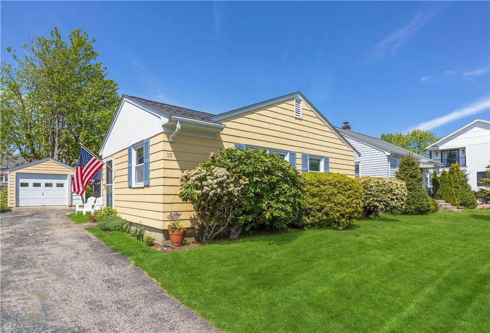 10 Manning Terrace, Newport, RI 02840 - photo 1