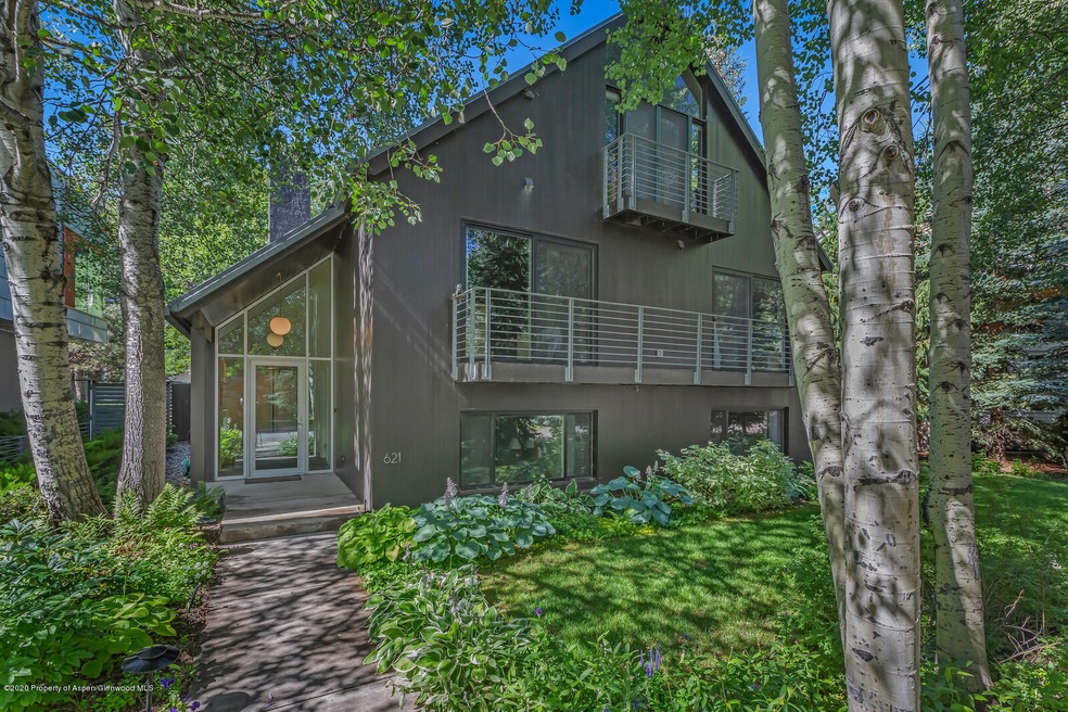 02_621_Francis_Aspen_81611002_mls