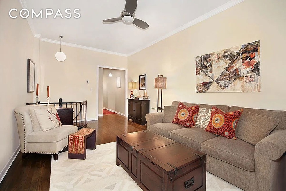 425 W 24th St unit 1E, New York, NY 10011 - photo 1