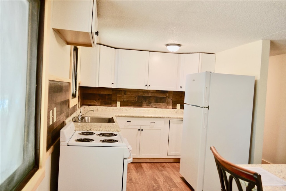 202 Grove St unit 1, North Conway, NH 03860 - photo 1