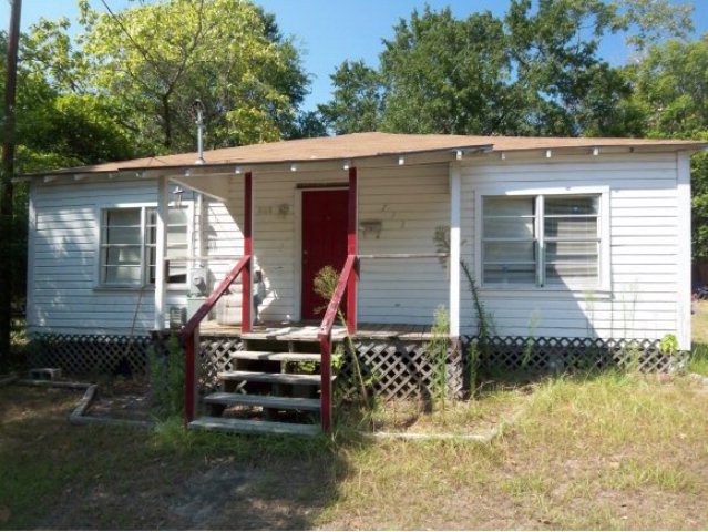 712 Townsend Ave, Nacogdoches, TX 75964 - photo 1