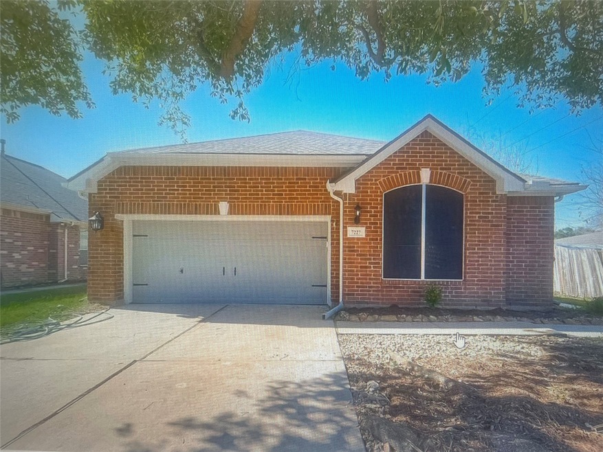 7227 Log Cradle Dr, Houston, TX 77041 - photo 1