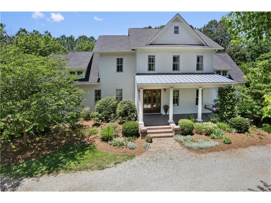 New (2007) custom designed Urban Farmhouse with op